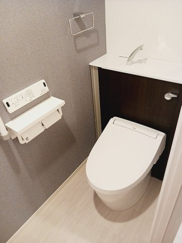 ライズ脇田町　Ａ館のトイレ|シンプルで使いやすいトイレです