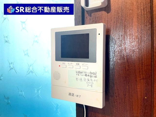 東石切町2丁目中古戸建の収納|車庫内には防災用品、アウトドア用品等を収納できるようになっています！