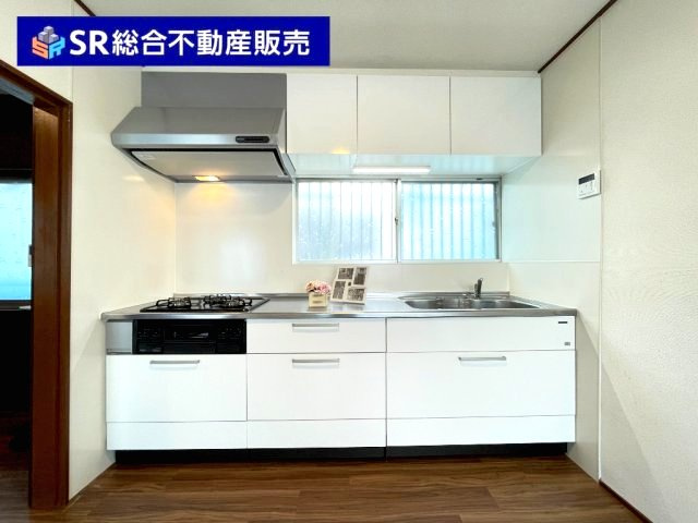 東石切町2丁目中古戸建のキッチン|設備の充実したシステムキッチンで快適にお料理できます♪