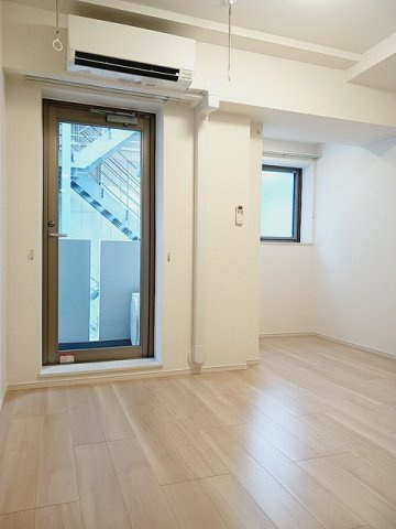 ライズ脇田町　Ａ館の居間・リビング|使いやすいリビングです