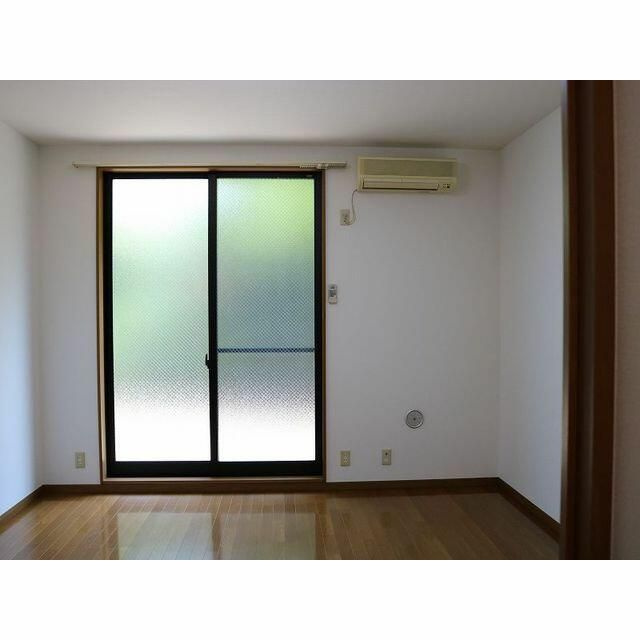 アンプルール　ブワ　ｍｅｒの居間・リビング