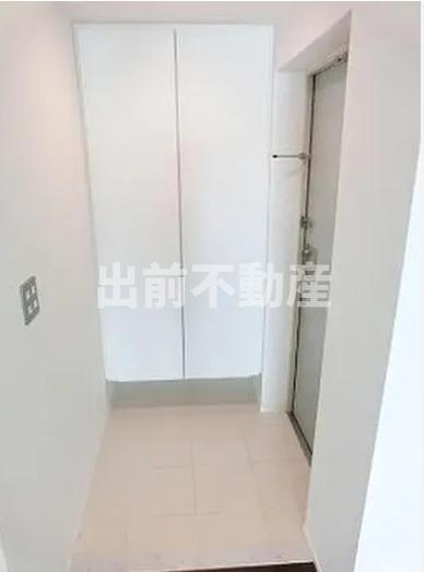 コンフォリア西新宿の玄関
