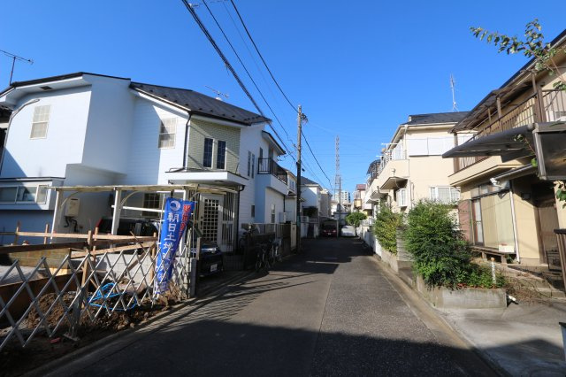 【KIS】小平市小川町15期の外観|小学校まで徒歩3分。お子様の足でもラクラクの距離。パパママも安心の立地ですね。
