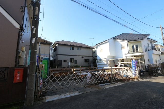 【KIS】小平市小川町15期の外観|リビングイン階段と対面式キッチン。家族の自然なふれあいを重視したプラン♪