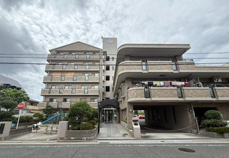 リエラ八尾本町の外観