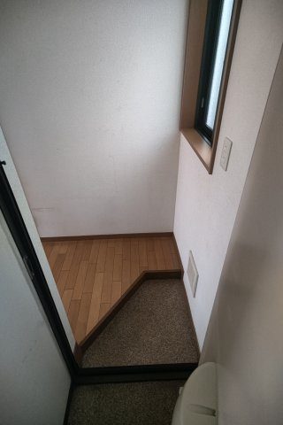 アオキフラットの玄関