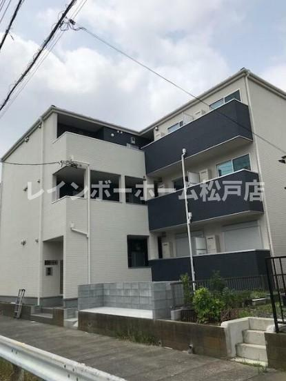 アストン八潮