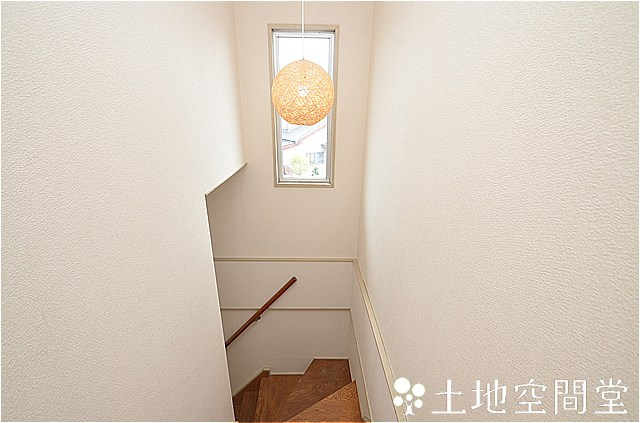 大平台戸建ての洋室|２階洋室６．４帖

