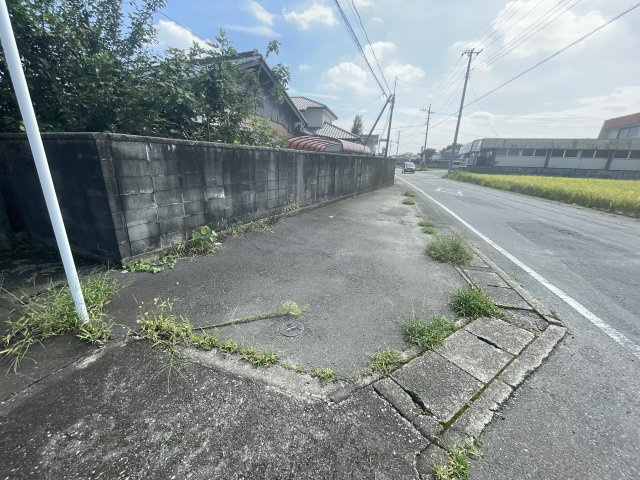 中古戸建・中古住宅　太田市成塚町　強戸小学校・強戸中学校の駐車場