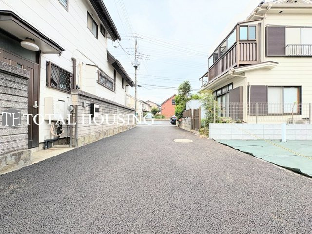 【前面道路含む現地写真】 | 府中市武蔵台3丁目　売地　全1区画