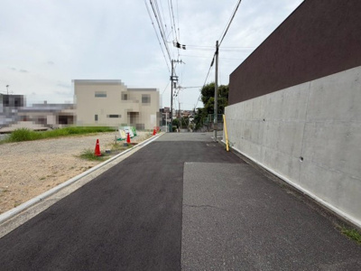 【前面道路含む現地写真】 | 上野芝向ヶ丘町２丁　売土地　全３区画 | ＪＲ阪和線「上野芝」駅まで徒歩７分！毎日の通勤や通学に便利ですね♪