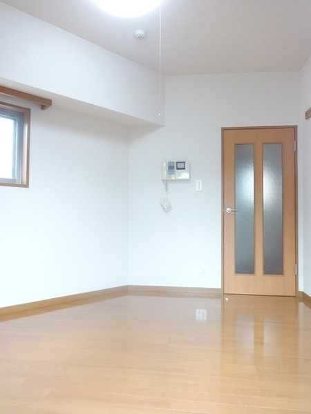 アーバイル池袋ＥＡＳＴの居間・リビング