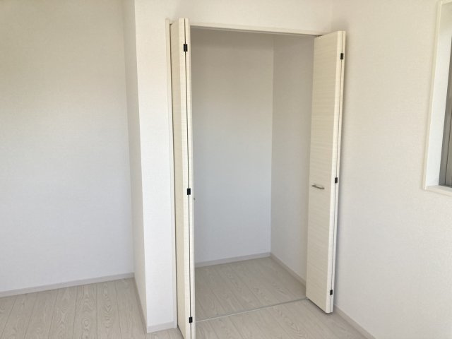 リガーレ　前橋市駒形町1期　新築住宅　1号棟の収納|【イメージ画像】２階洋室②収納です