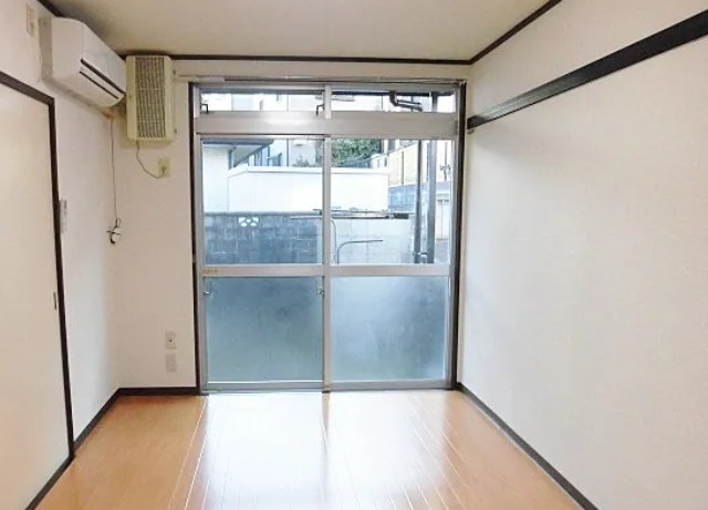 コーポ小山の居間・リビング
