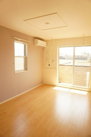 サンシャインヒルズの居間・リビング|使いやすい居間です