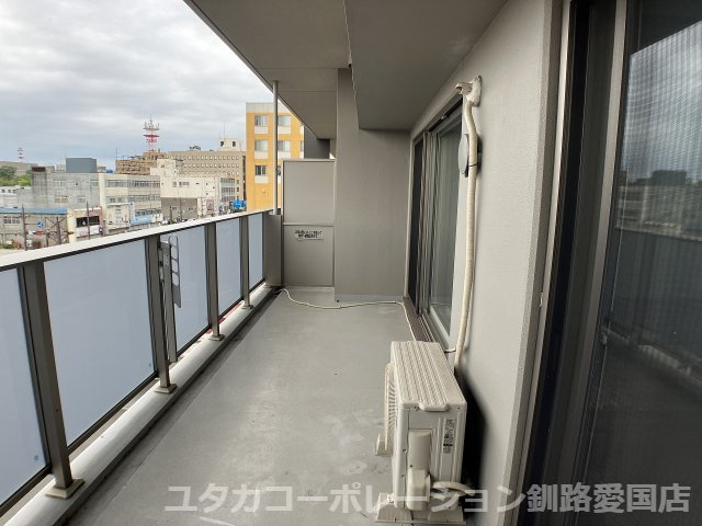 【バルコニー】 | デュオヒルズ釧路 | バルコニーからの眺めを楽しみながら食事をしませんか