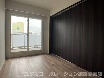 【洋室】 | デュオヒルズ釧路 | 個人の部屋や寝室として使える洋室です