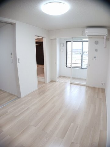 ＯＵＲＣＩＴＹ丸亀　Ⅲの居間・リビング|こちらの居間で趣味の時間をお楽しみください