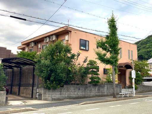メイト岡本の外観