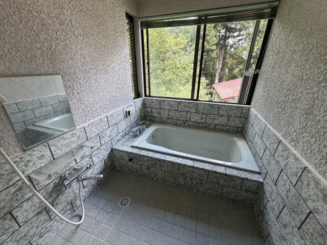 函南町　南箱根ダイヤランドの浴室