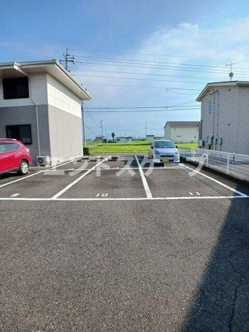 サニーホームズ　Ｂの駐車場|高崎、前橋のお部屋探しはエンドスケープまで！お客様の理想お聞かせ下さい♪