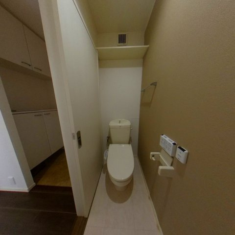 エクリスⅡのトイレ|落ち着いたトイレです