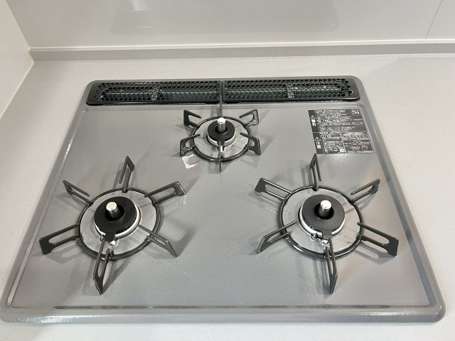中央区 篠原町 1期(3棟)の設備|コンロは3口になります。沢山のお料理が作れて、家族の笑顔が増えますよ☆