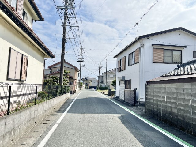 中央区 篠原町 1期(3棟)の前面道路含む現地写真|物件前の道路になります。