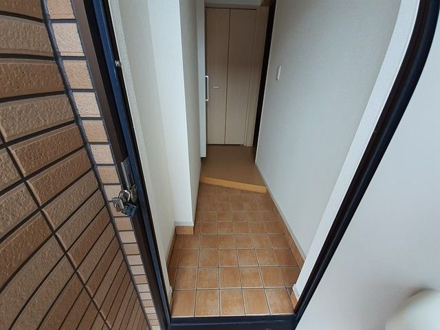 メゾン　ラブリーＪの玄関