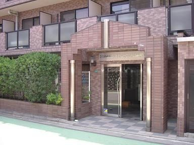 日神パレステージ浦和のエントランス