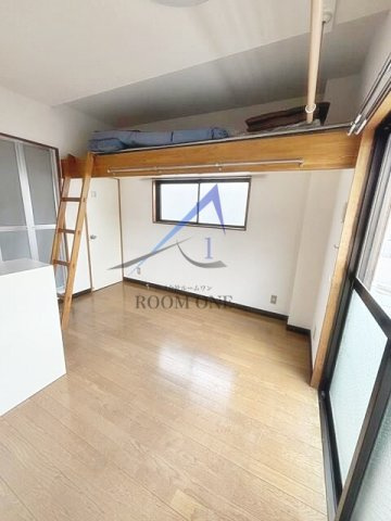 草間ビルの居間・リビング|洋室のお部屋です。
