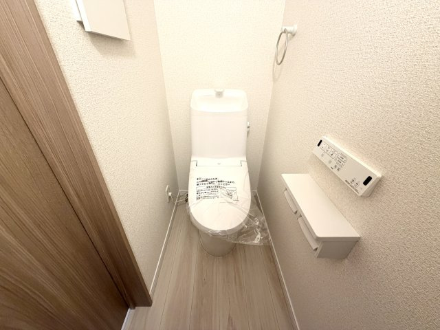 羽村市小作台7期のトイレ|清潔感のある快適なトイレ空間。お手入れがしやすく、心地よい環境を保てます。