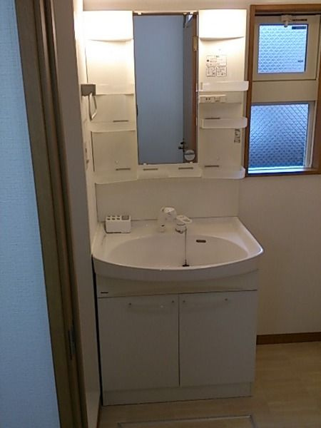 ベルコート朝霞の独立洗面台|別部屋参照になります。