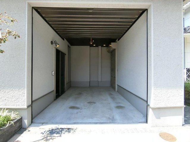 米子市上福原中古住宅の駐車場