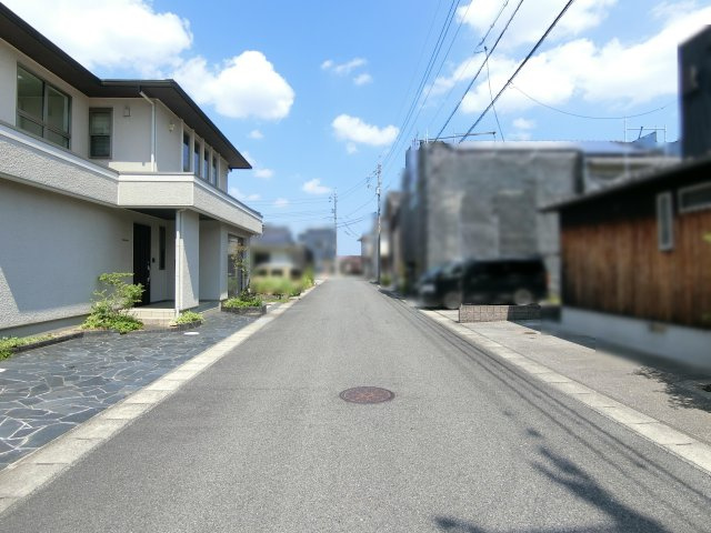 米子市上福原中古住宅の前面道路含む現地写真