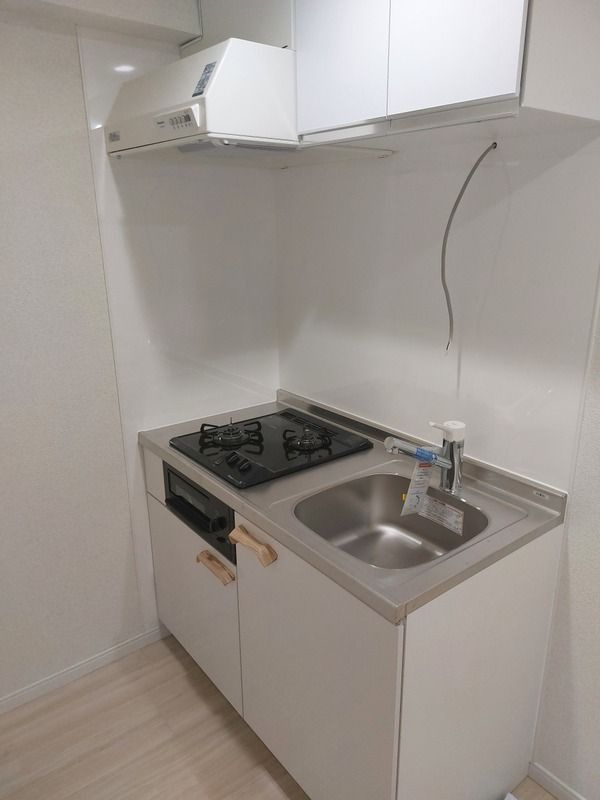 ゼルコバレジデンスのキッチン|ガス２口システムキッチン