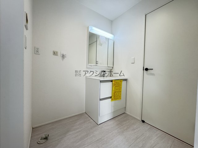 入間市高倉5丁目・全15棟　新築一戸建　4号棟の独立洗面台|シャンプードレッサー付洗面化粧台