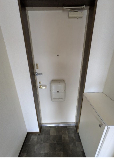 クレスト上北沢の玄関