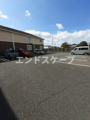 ミストラルＢの駐車場|高崎、前橋のお部屋探しはエンドスケープまで！お客様の理想お聞かせ下さい♪