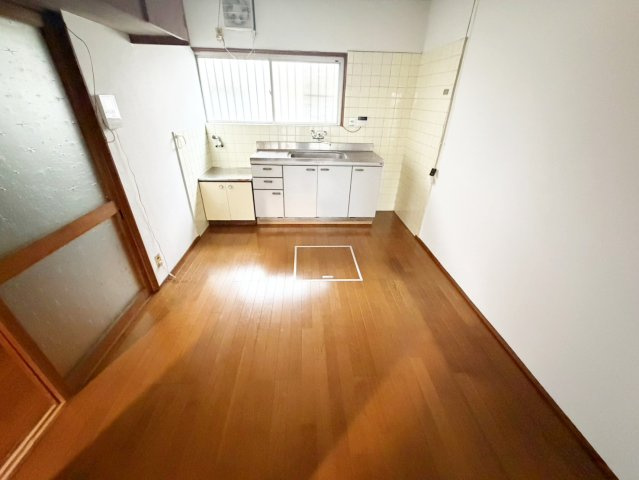 下新庄4丁目貸家の居間・リビング