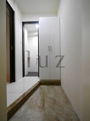 エフパークレジデンス横浜反町4281の玄関