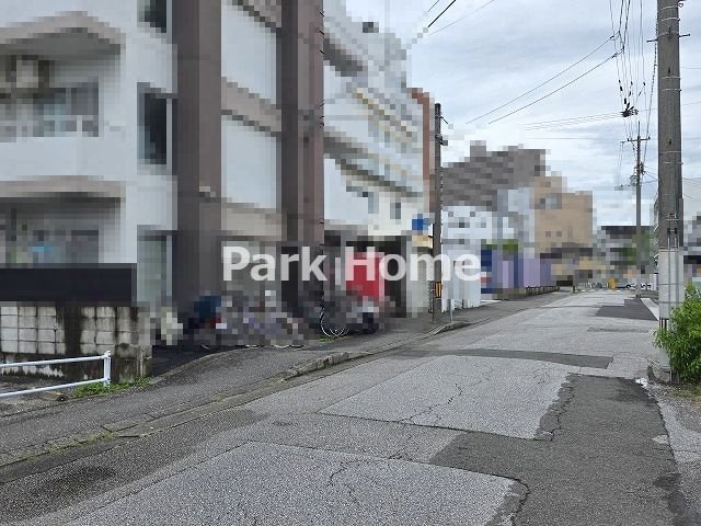 高知市役知町 ①  新築戸建ての前面道路含む現地写真