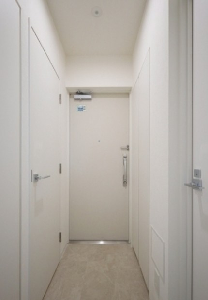 LUMIEC BUNKYO SENGOKUの玄関
