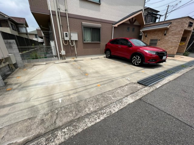 レグルス垂水の駐車場