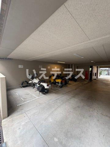 エステムコート三宮駅前ラ・ドゥーの駐車場