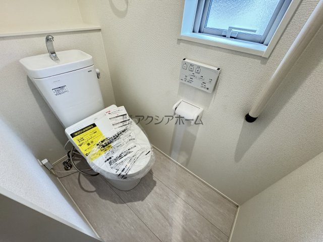 入間市高倉5丁目・全15棟　新築一戸建　5号棟のトイレ|温水洗浄機能付