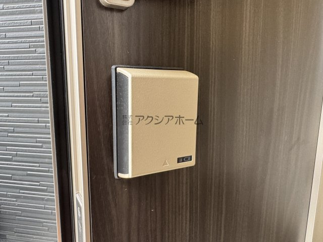 入間市高倉5丁目・全15棟　新築一戸建　5号棟の設備|ワンタッチで開錠・施錠出来ます