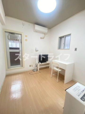 大阪市淀川区宮原２丁目の賃貸マンションの居間・リビング