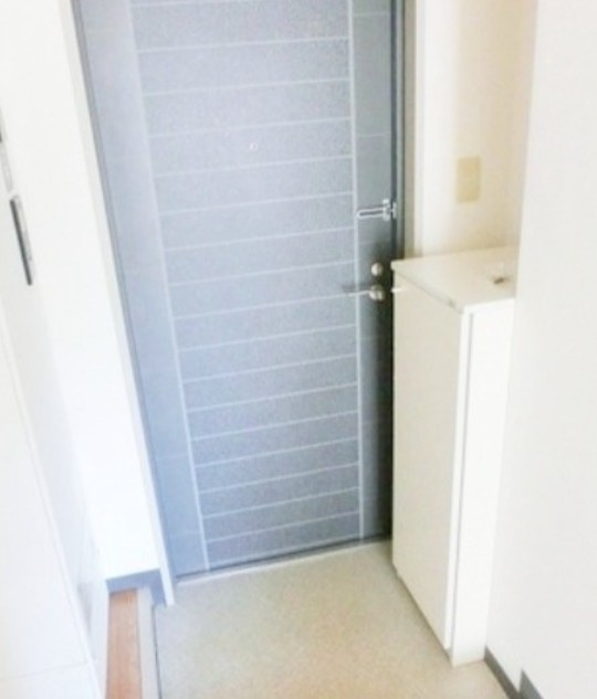 カレッジハイツ稲毛の玄関