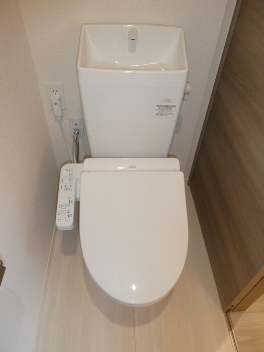 Ｄ－ＲＯＯＭ villaのトイレ|温水洗浄暖房便座